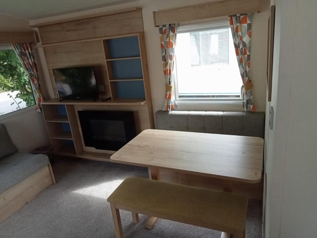 New 2 Bed Holiday Home With Decking In Rockley Park Dorset Near The Sea Lytchett Minster Buitenkant foto